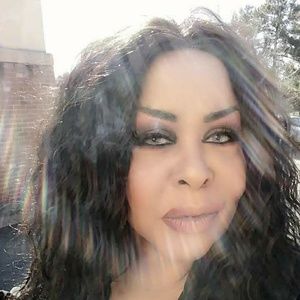 Meet your Posher, Denise